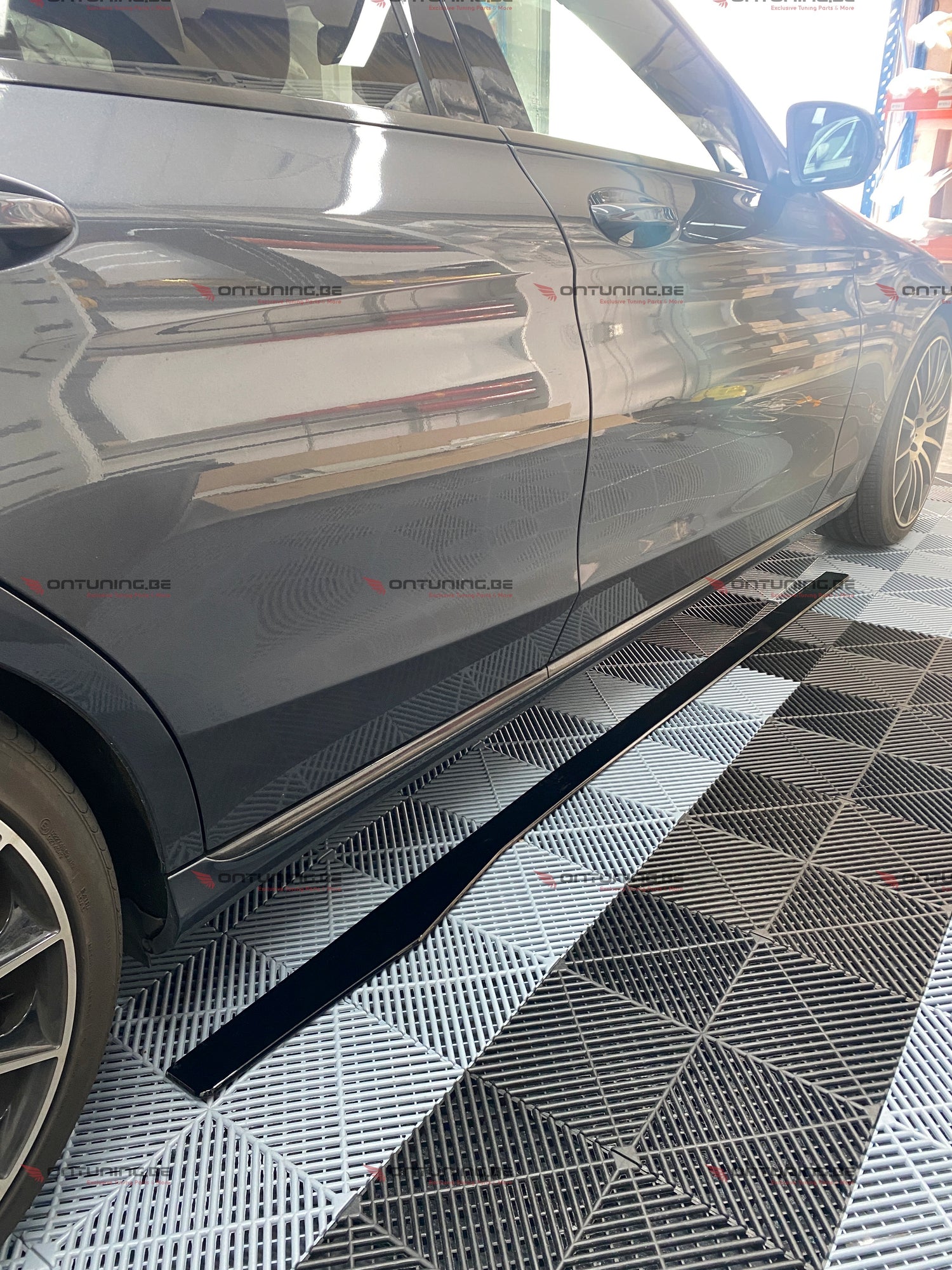 Mercedes Classe C W205 (2014-2018) AMG Style Lèvre Latérale Brillant Noir